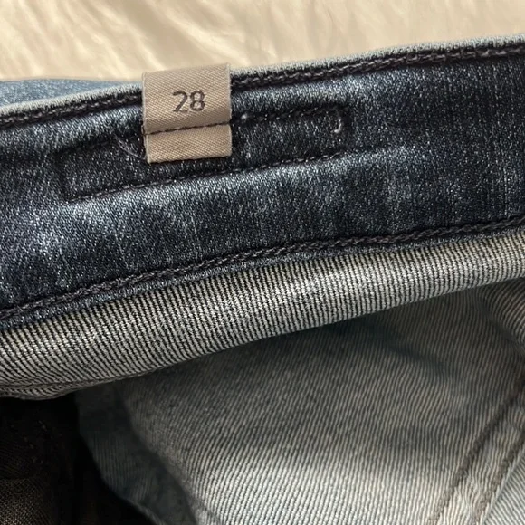 Citizen of Humanity- Arielle mid rise slim size 28 - Picture 6 of 9